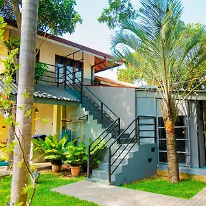 https://morning-star-guest-house.kandyhotelsnow.com